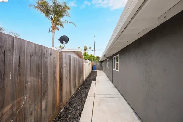 $898,888 | 27830 Miami Avenue, Hayward, CA 94545