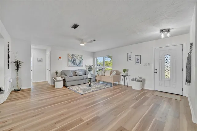 $2,400 | 6209 Flamingo Drive, Apollo Beach, FL 33572