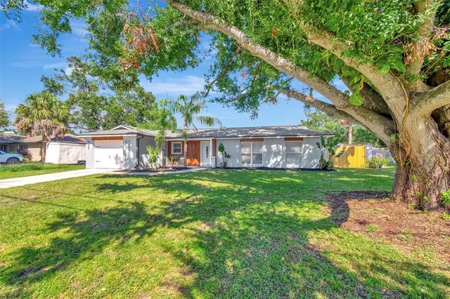 $2,400 | 6209 Flamingo Drive, Apollo Beach, FL 33572