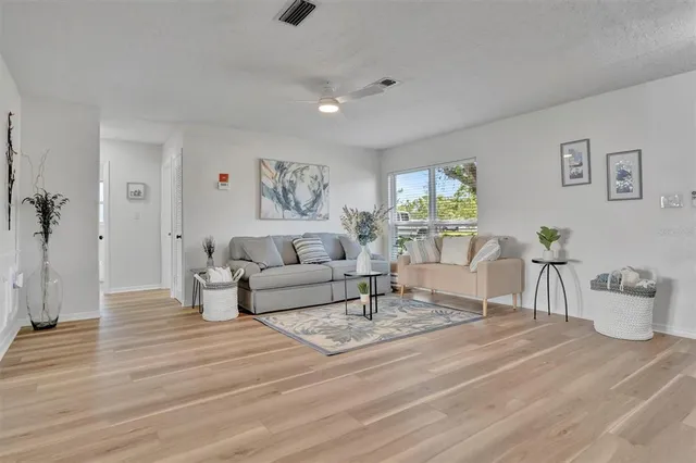 $2,400 | 6209 Flamingo Drive, Apollo Beach, FL 33572