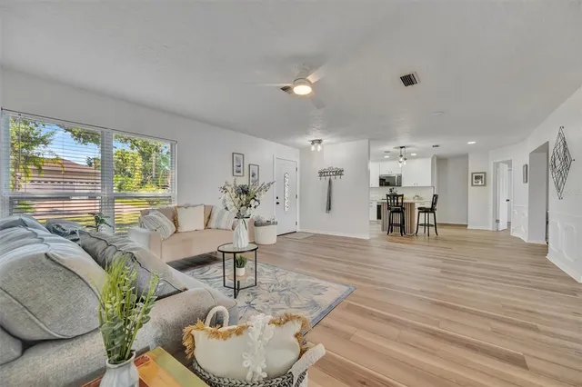 $2,400 | 6209 Flamingo Drive, Apollo Beach, FL 33572