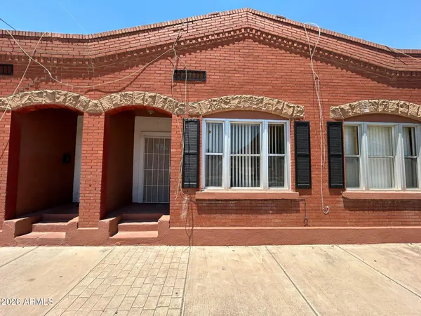 $600 | 1052 E Avenue, Douglas, AZ 85607