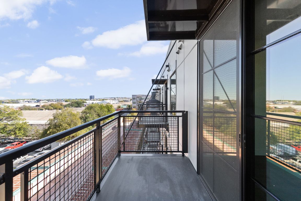 4315 South Congress Avenue, Unit 527 Austin, TX 78745 - Photo 10 of 37 a view of balcony