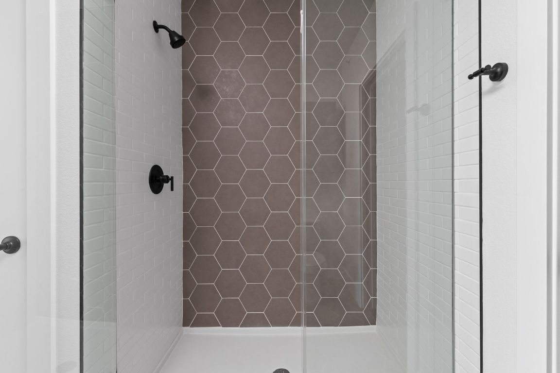 4315 South Congress Avenue, Unit 527 Austin, TX 78745 - Photo 17 of 37 a bathroom with a shower