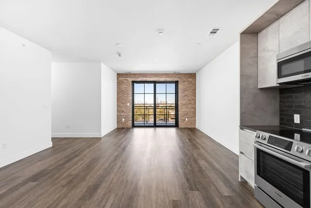 $3,100 | 4315 South Congress Avenue, Unit 527, Austin, TX 78745