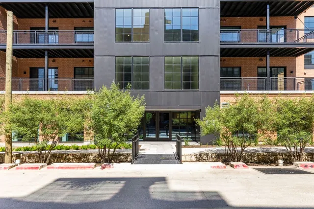 $3,100 | 4315 South Congress Avenue, Unit 527, Austin, TX 78745