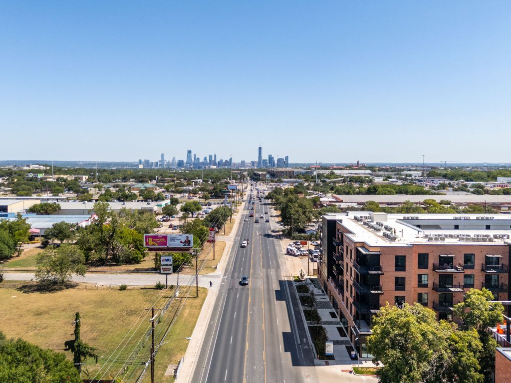4315 South Congress Avenue, Unit 527 Austin, TX 78745 - Photo 34 of 37 a view of a city