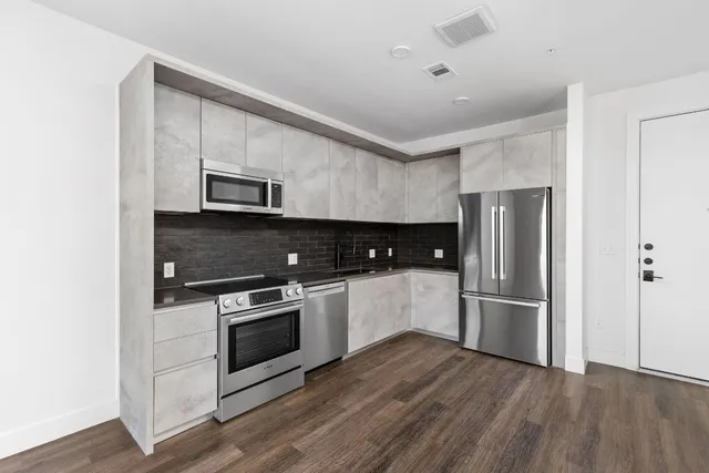 $3,100 | 4315 South Congress Avenue, Unit 527, Austin, TX 78745