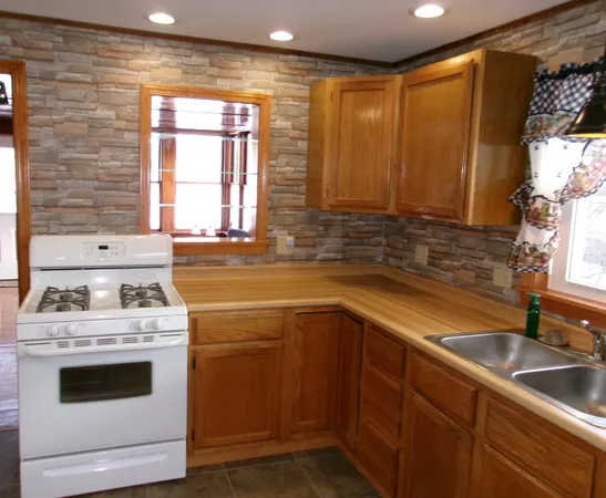 $150,000 | 6 Morgan Street, Lincoln, ME 04457