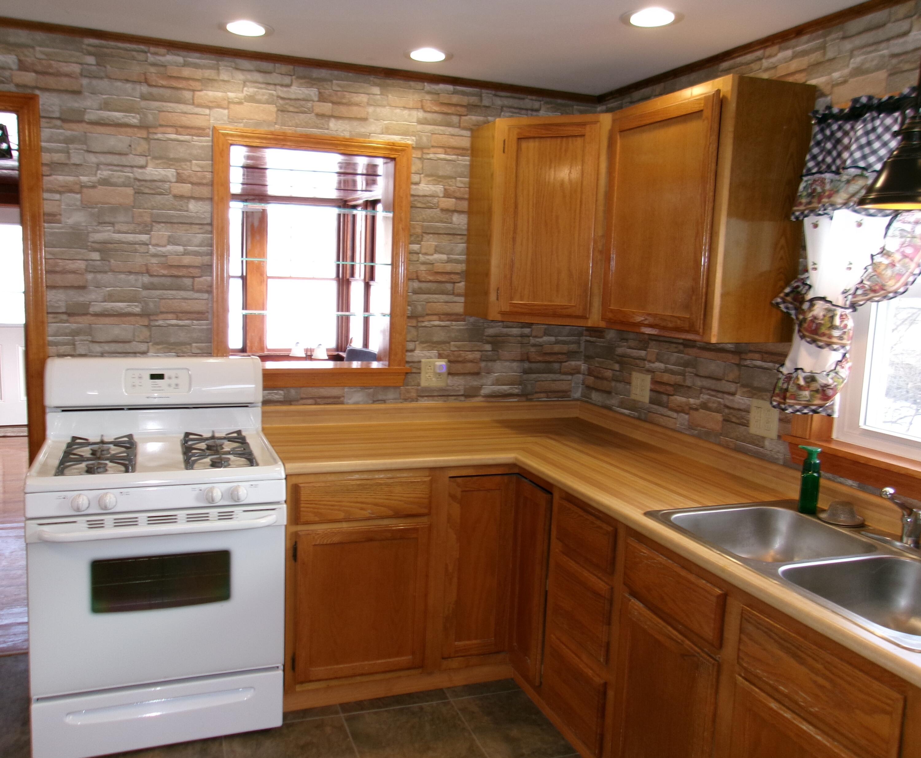 6 Morgan Street Lincoln, ME 04457 - Photo 17 of 79 100_0076