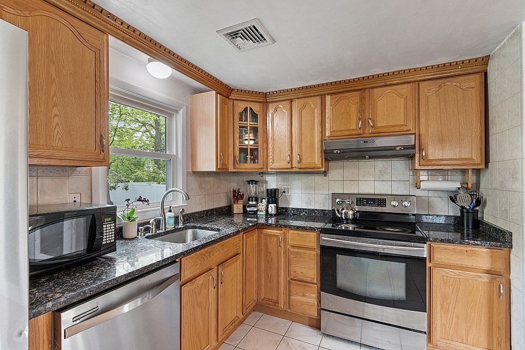 187 Mishawum Road Woburn, MA 01801 - Photo 10 of 34 Gallery Image 10