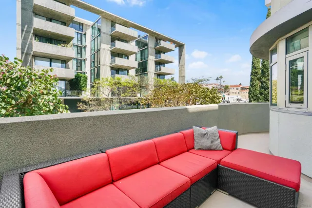 $799,999 | 3740 Park Boulevard, Unit 210, San Diego, CA 92103