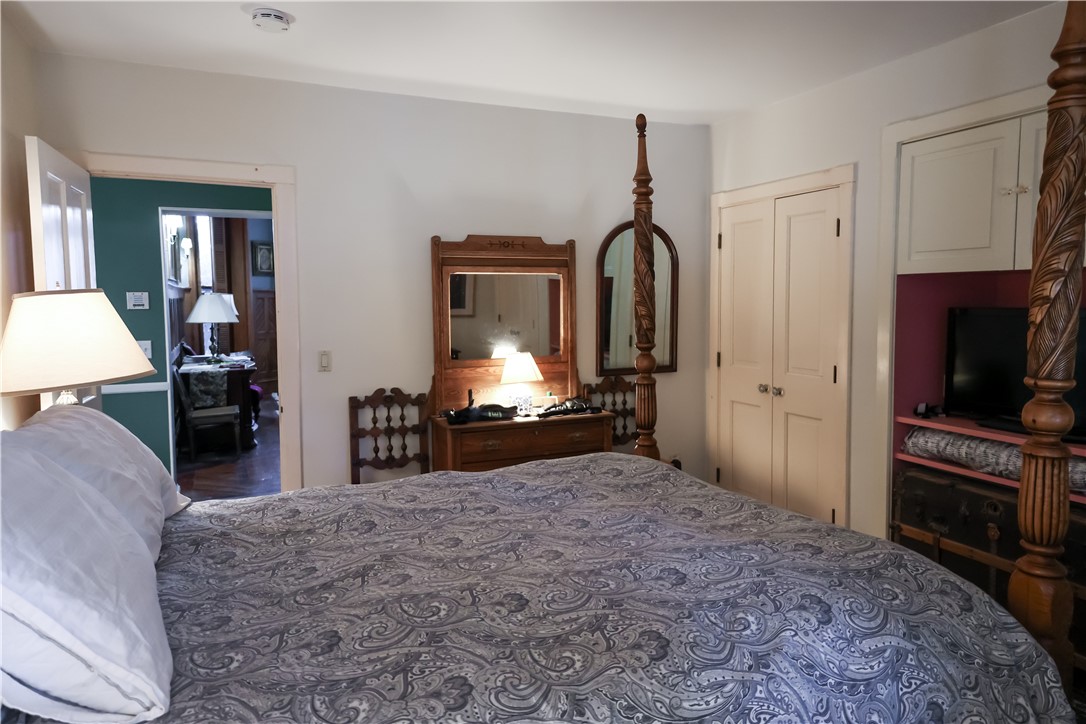 6 Howe Avenue, Unit 3 Newport, RI 02840 - Photo 14 of 29