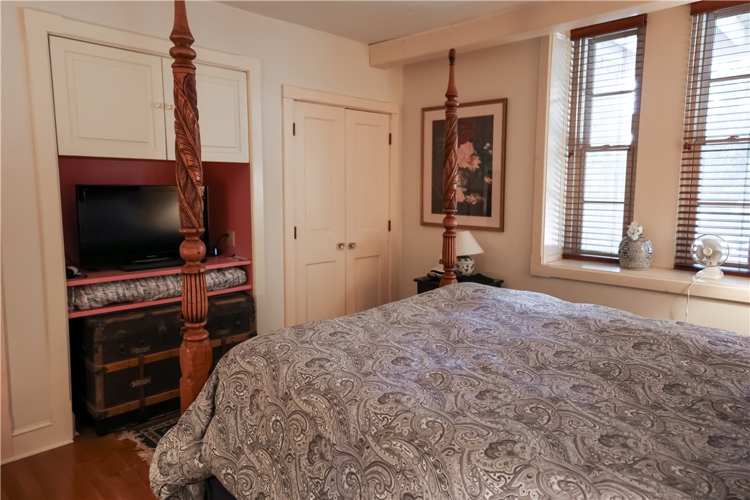 6 Howe Avenue, Unit 3 Newport, RI 02840 - Photo 15 of 29