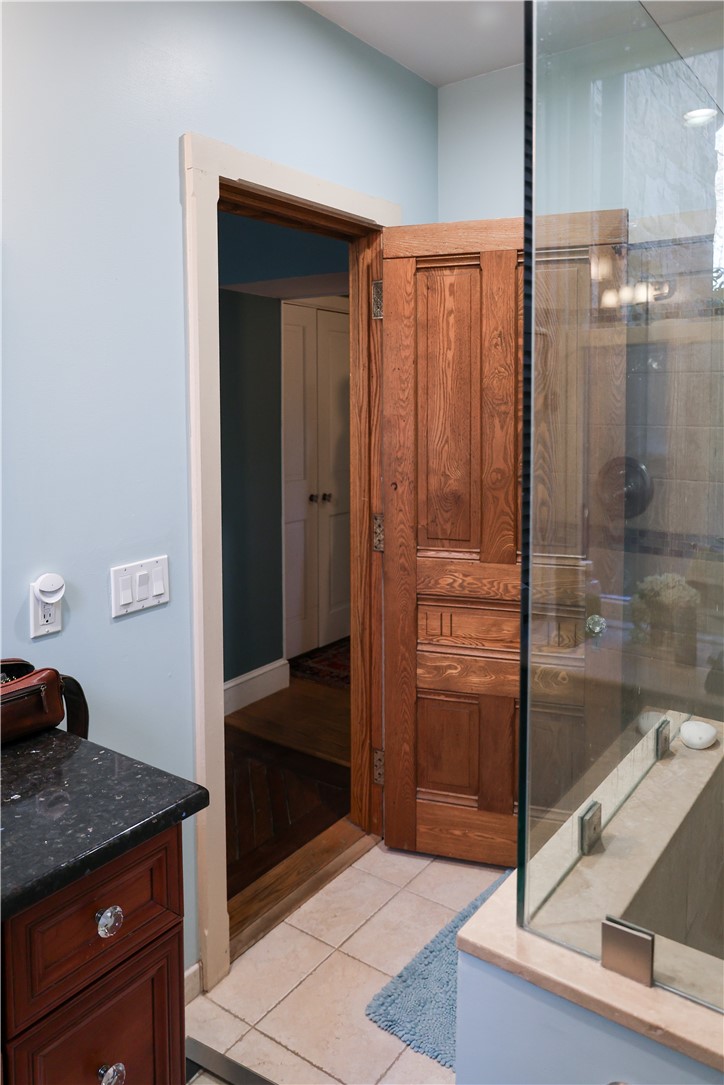 6 Howe Avenue, Unit 3 Newport, RI 02840 - Photo 21 of 29