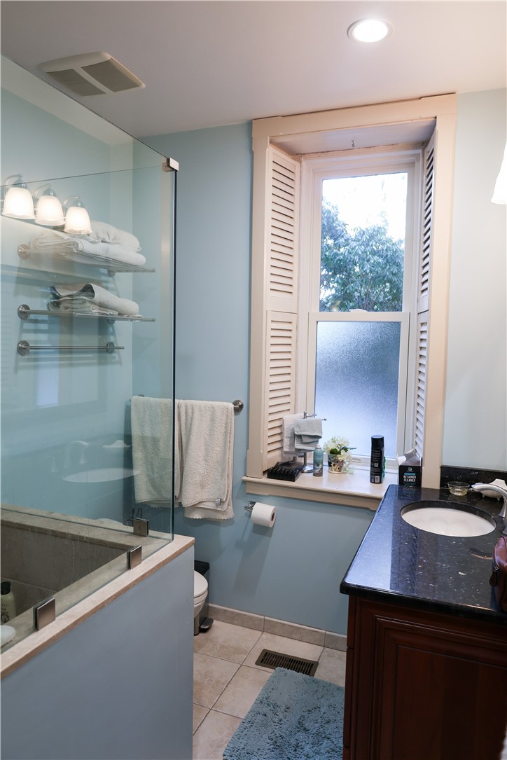 6 Howe Avenue, Unit 3 Newport, RI 02840 - Photo 22 of 29