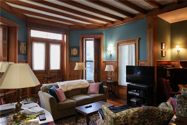 $2,950 | 6 Howe Avenue, Unit 3, Newport, RI 02840