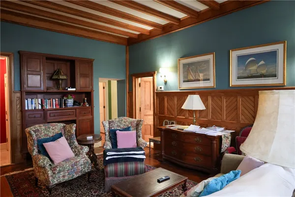 $2,950 | 6 Howe Avenue, Unit 3, Newport, RI 02840