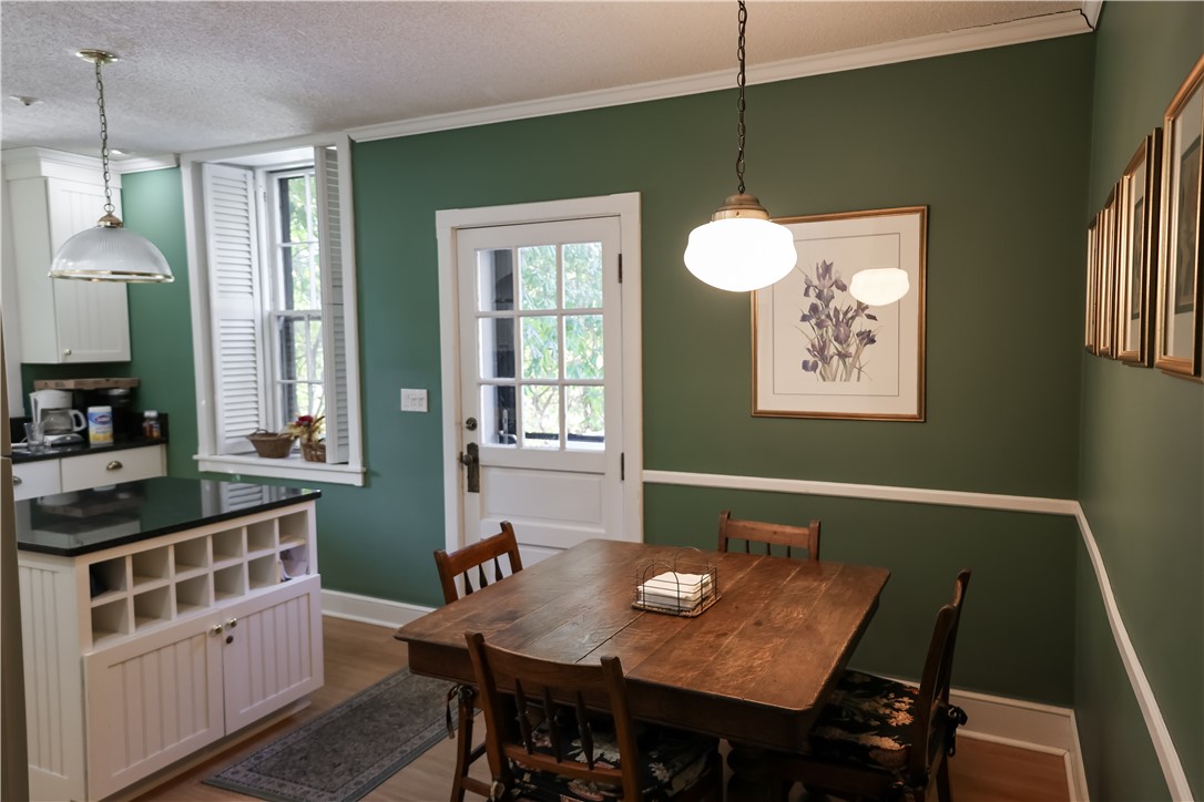 6 Howe Avenue, Unit 3 Newport, RI 02840 - Photo 9 of 29