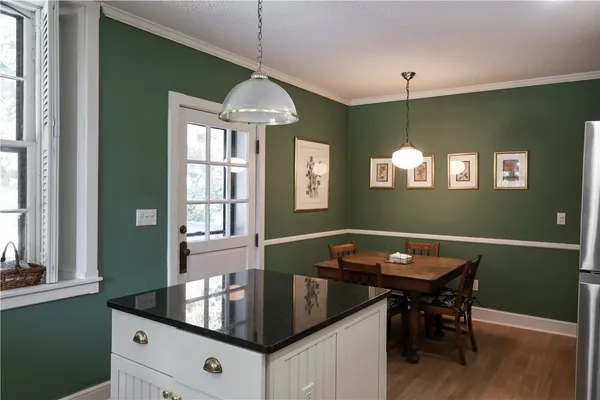 $2,950 | 6 Howe Avenue, Unit 3, Newport, RI 02840