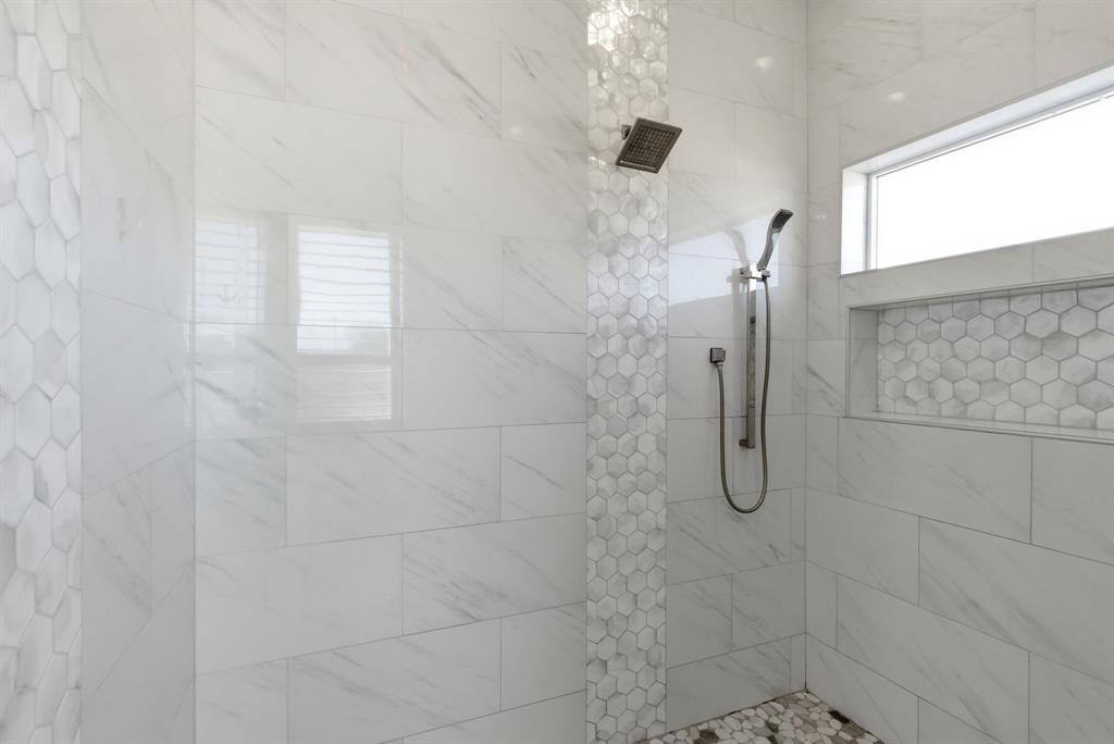 4600 Old Brock Road Weatherford, TX 76087 - Photo 23 of 40 Full bath with a walk in shower