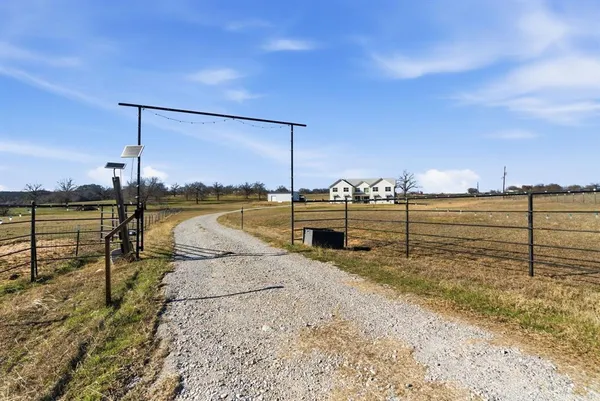 $1,250,000 | 4600 Old Brock Road, Weatherford, TX 76087