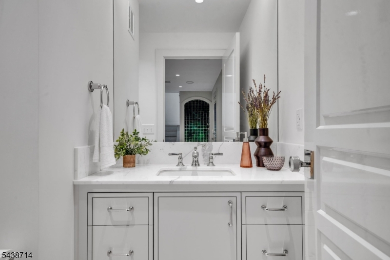 171 Campbell Road Bernardsville, NJ 07924 - Photo 27 of 47 Gallery Image 27