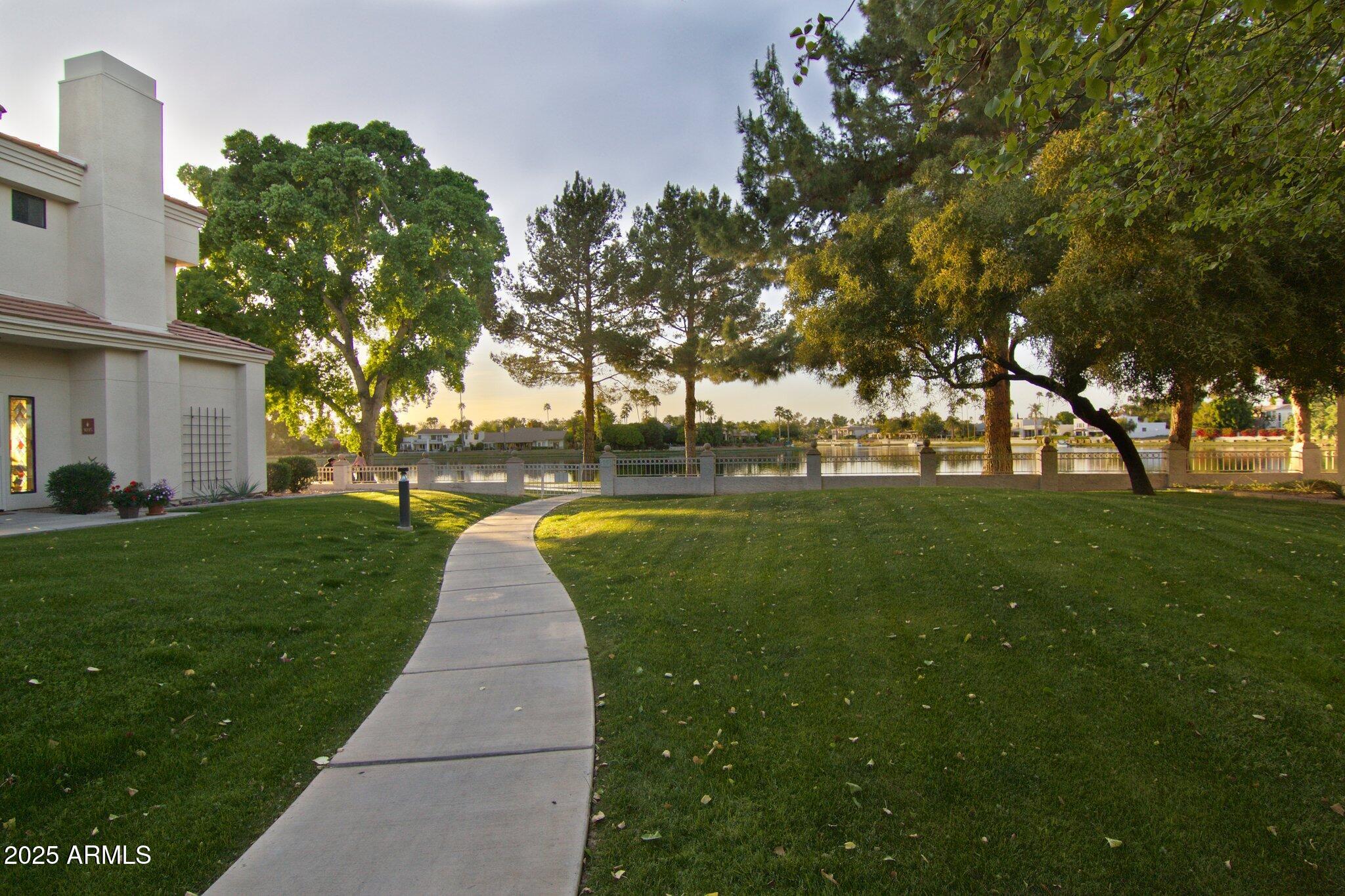 8270 North Hayden Road, Unit 2013 Scottsdale, AZ 85258 - Photo 45 of 53 60-web-or-mls-walking path
