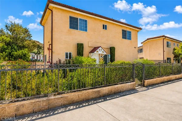 $729,000 | 9330 Sunland Boulevard, Unit 1, Sun Valley, CA 91352