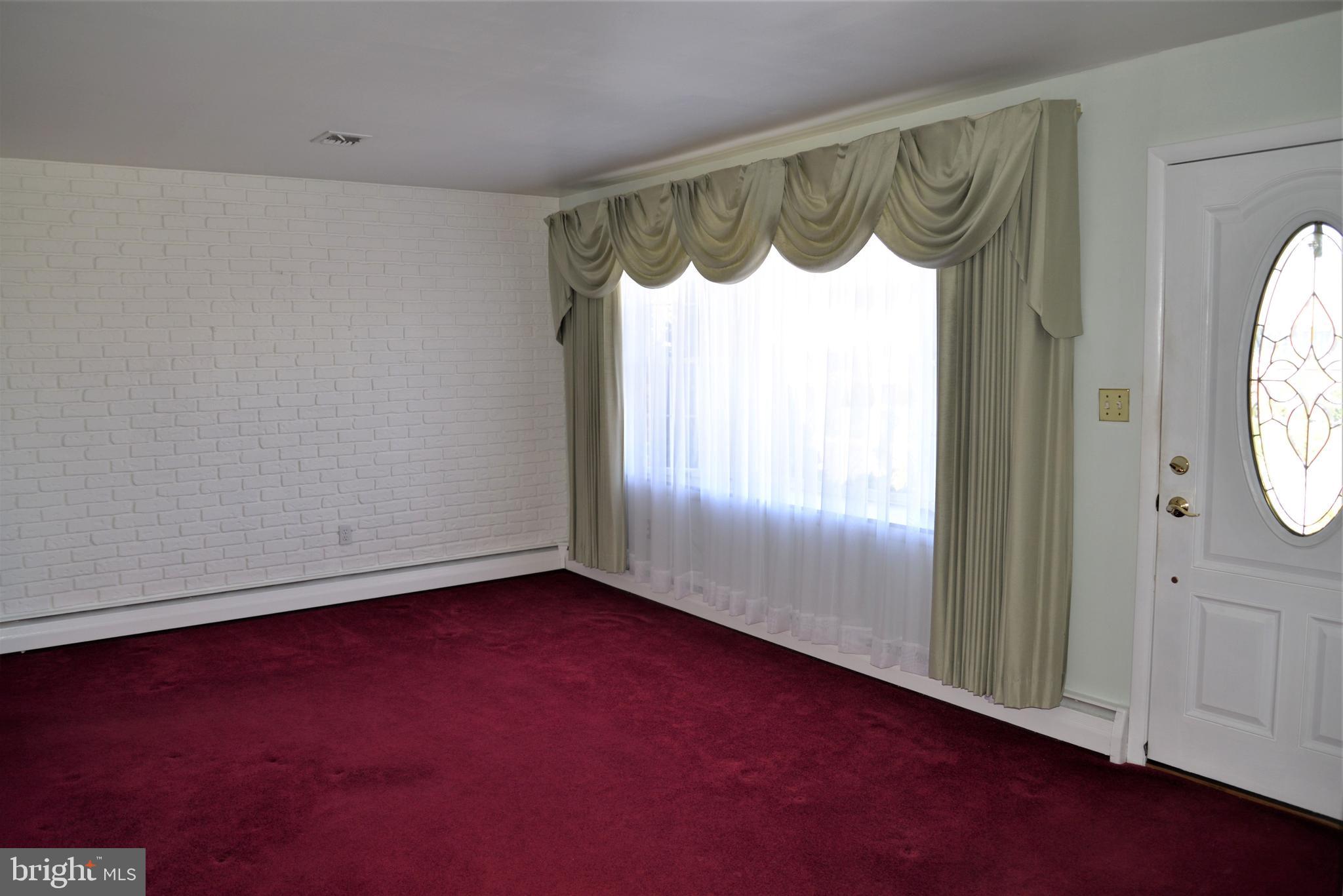 850 Elm Road Hellertown, PA 18055 - Photo 3 of 25 Gallery Image 3