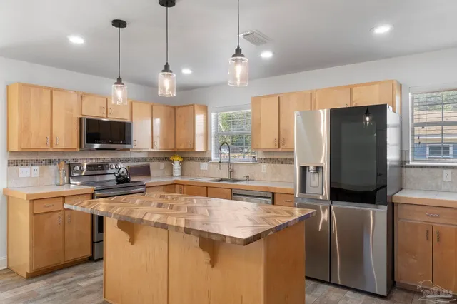 $390,000 | 1435 El Rito Drive, Gulf Breeze, FL 32563