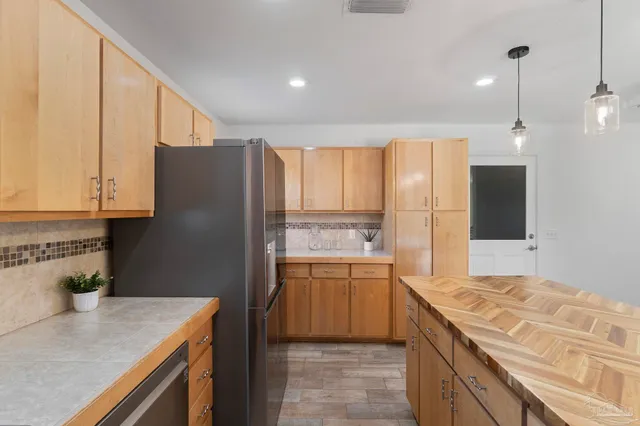 $390,000 | 1435 El Rito Drive, Gulf Breeze, FL 32563