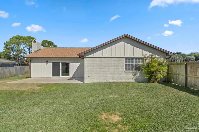 $390,000 | 1435 El Rito Drive, Gulf Breeze, FL 32563