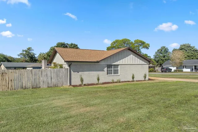 $390,000 | 1435 El Rito Drive, Gulf Breeze, FL 32563