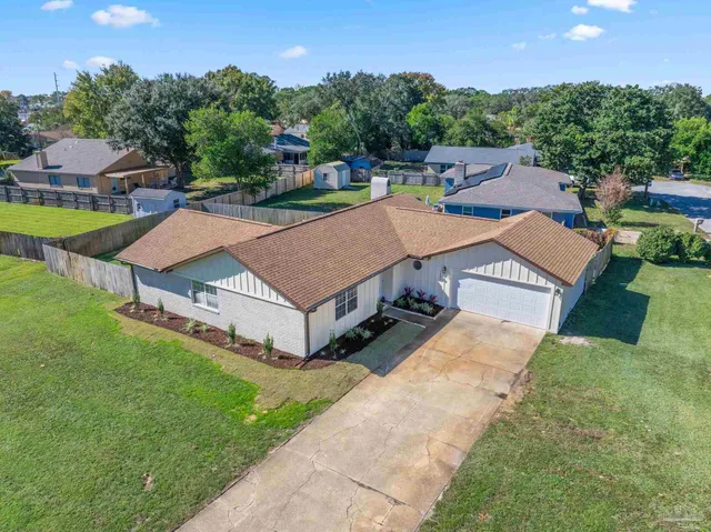 $390,000 | 1435 El Rito Drive, Gulf Breeze, FL 32563
