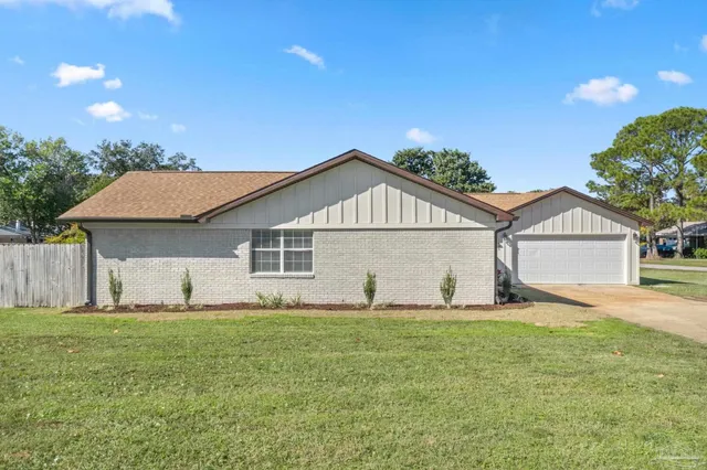 $390,000 | 1435 El Rito Drive, Gulf Breeze, FL 32563
