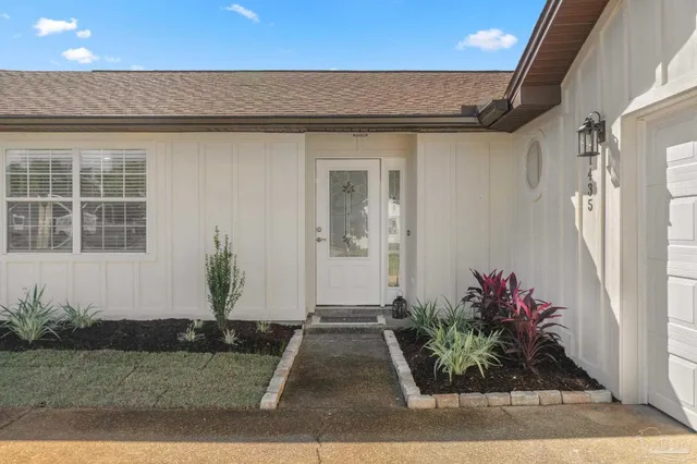 $390,000 | 1435 El Rito Drive, Gulf Breeze, FL 32563