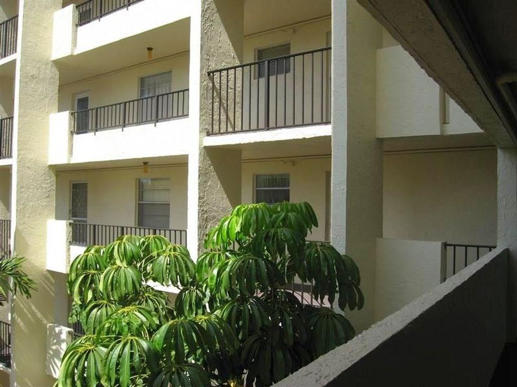 3920 Inverrary Boulevard, Unit 304C Lauderhill, FL 33319 - Photo 21 of 27 Photo 21