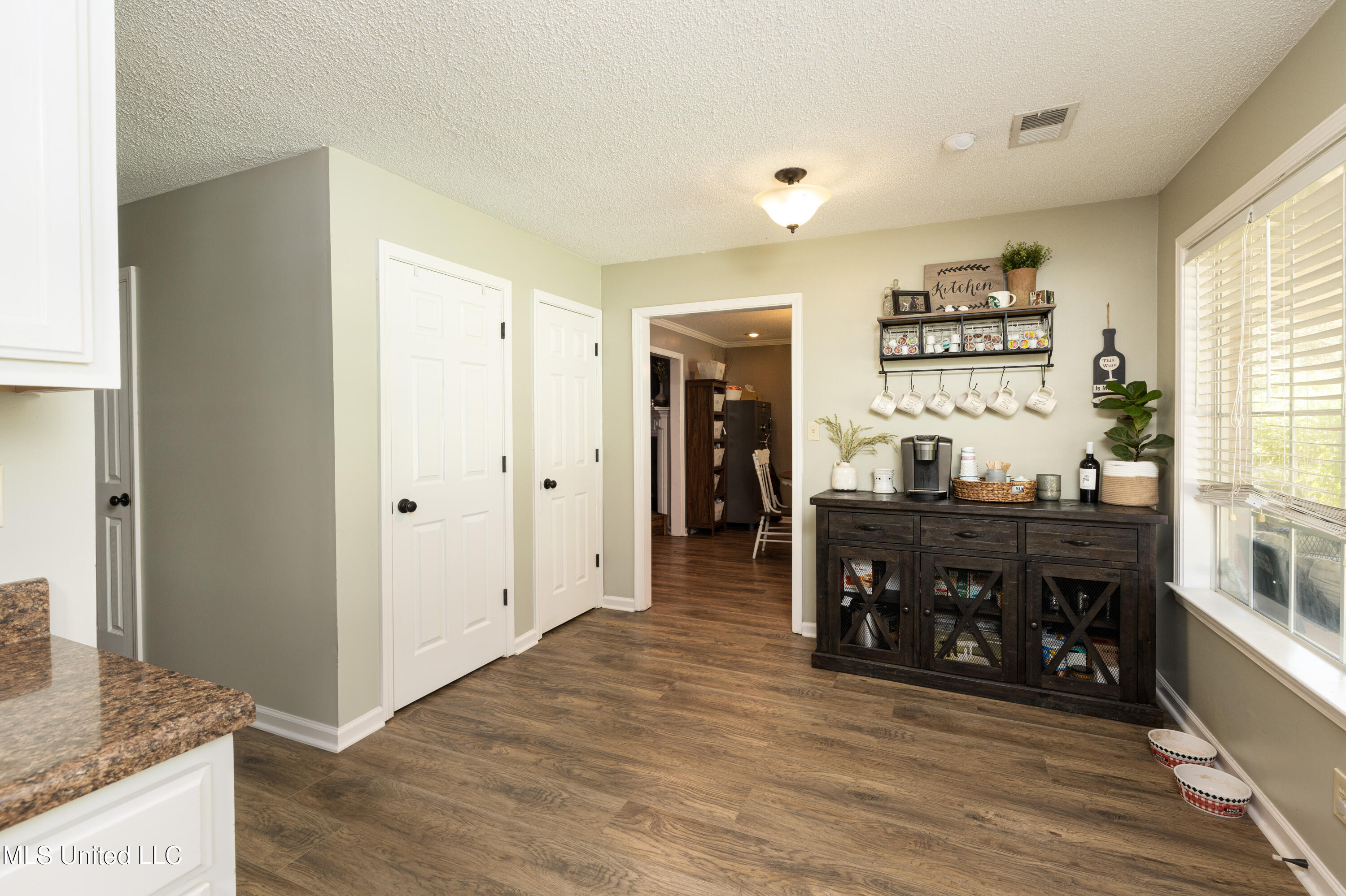 1901 Jaybird Road Hernando, MS 38632 - Photo 12 of 33 Breakfast Room