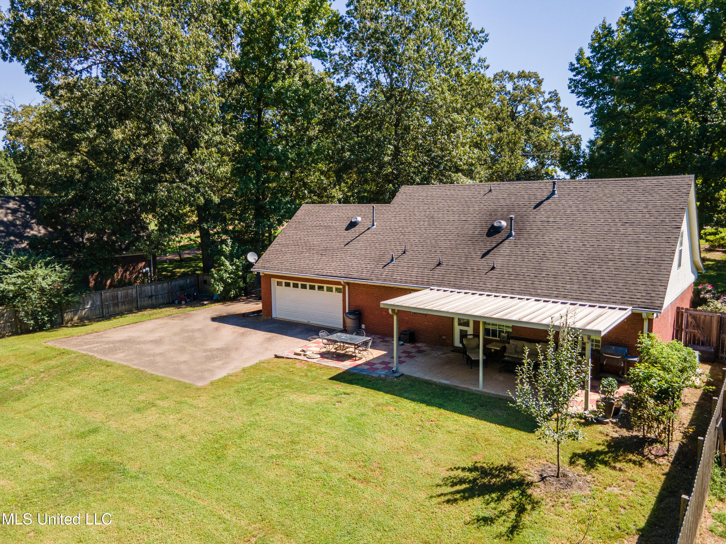 1901 Jaybird Road Hernando, MS 38632 - Photo 25 of 33 Covered Patio/Attached Garage