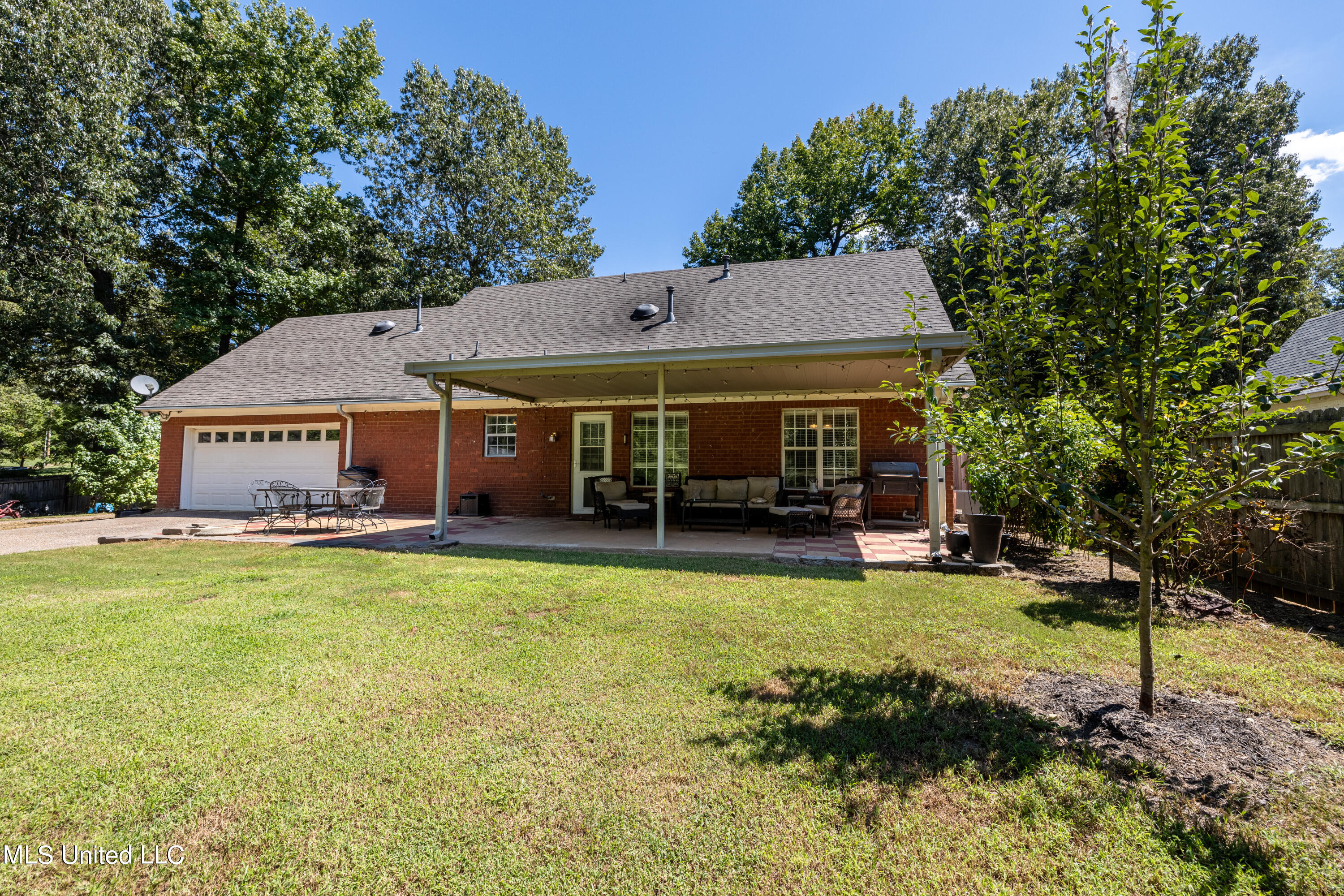1901 Jaybird Road Hernando, MS 38632 - Photo 29 of 33 Covered patio