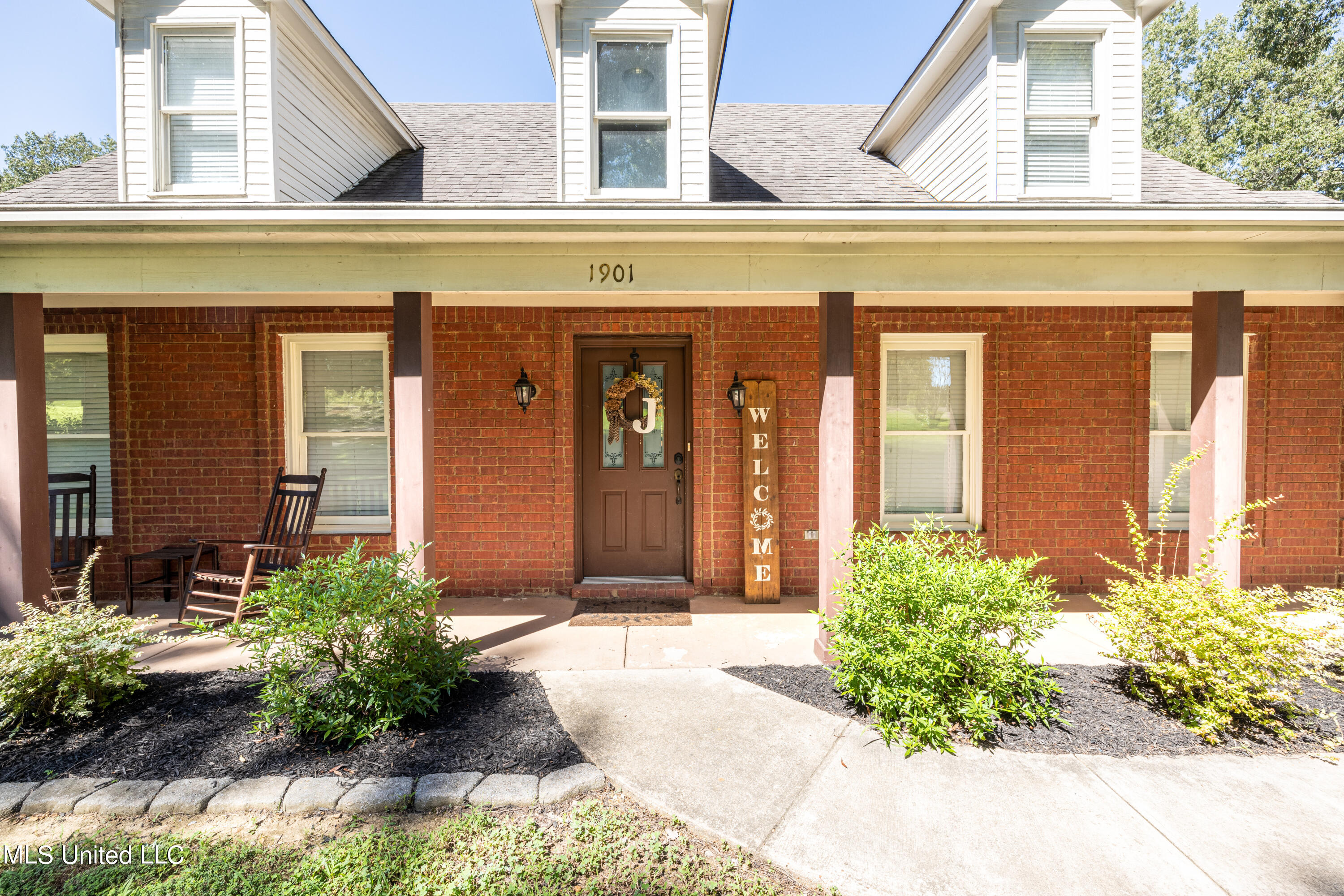 1901 Jaybird Road Hernando, MS 38632 - Photo 4 of 33 Great front porch