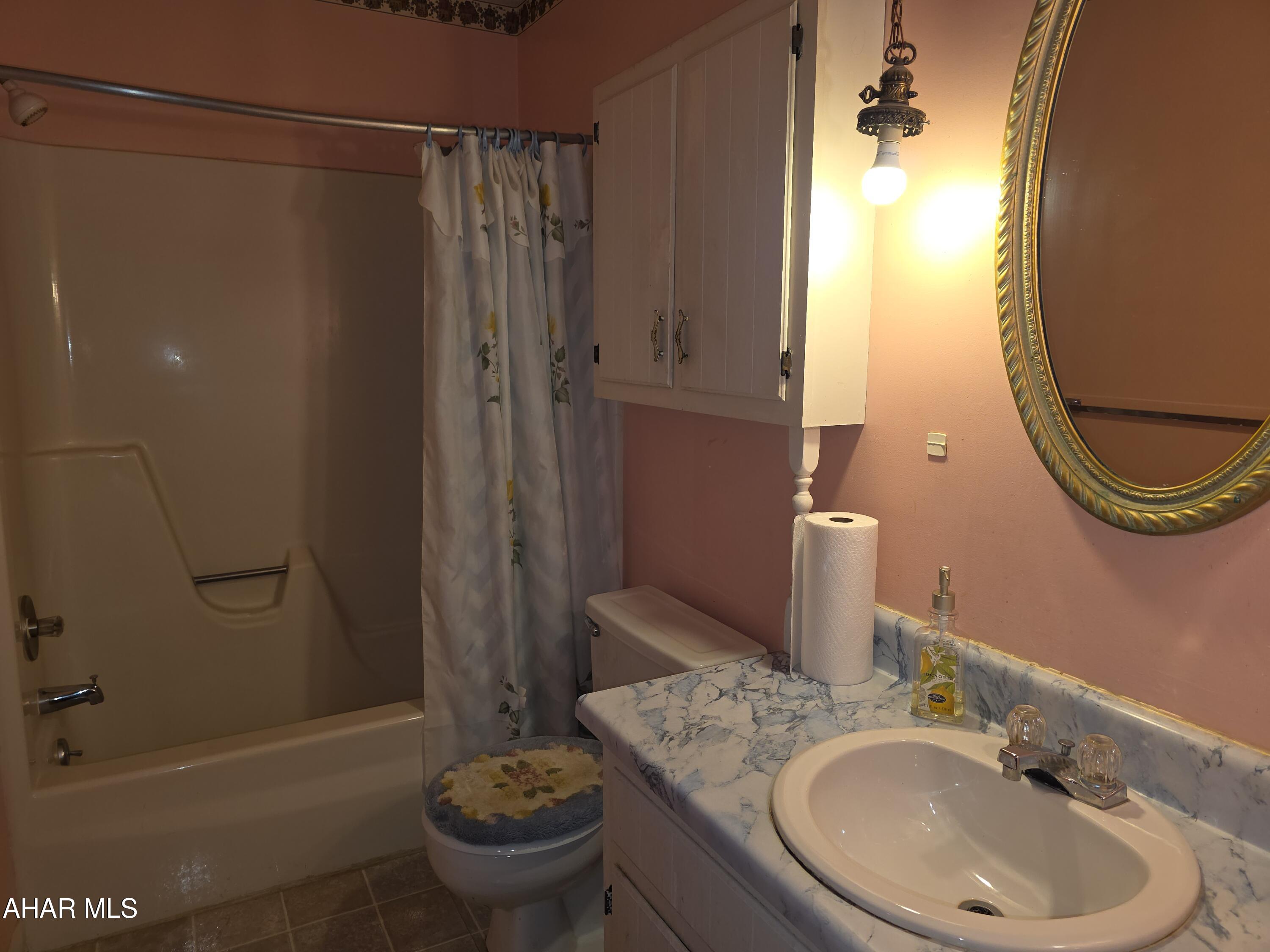 335 6th Street Tyrone, PA 16686 - Photo 5 of 15