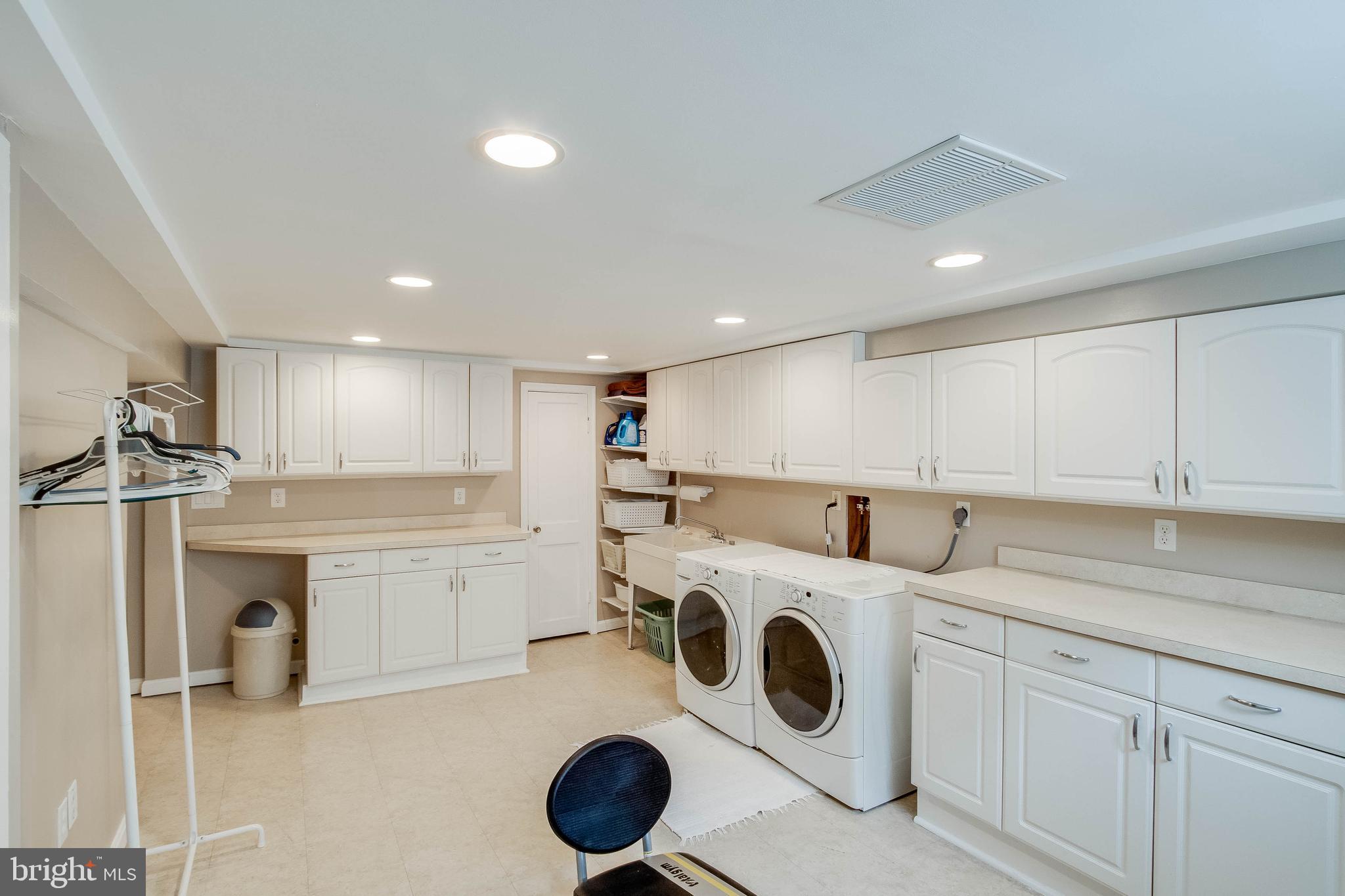 5905 Erving Street Springfield, VA 22150 - Photo 22 of 29 Laundry