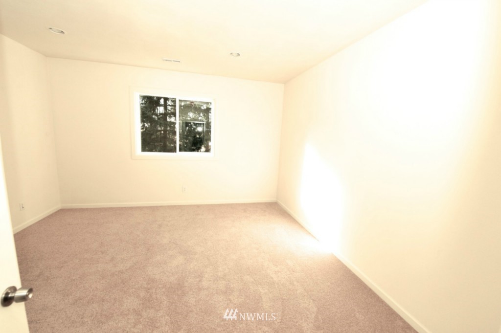 14205 Southeast Allen Rd. Bellevue, WA 98006 - Photo 8 of 15