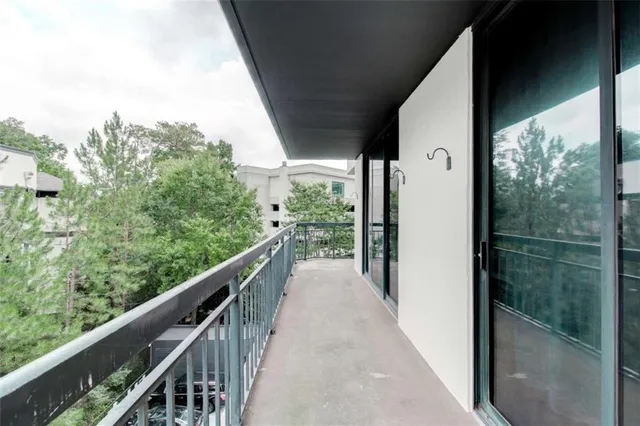 $320,000 | 3481 Lakeside Drive Northeast, Unit 902, Atlanta, GA 30326