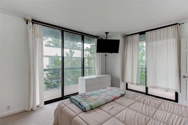 $320,000 | 3481 Lakeside Drive Northeast, Unit 902, Atlanta, GA 30326