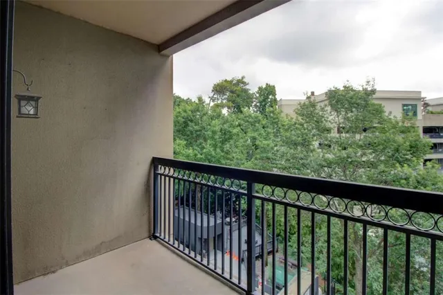 $320,000 | 3481 Lakeside Drive Northeast, Unit 902, Atlanta, GA 30326