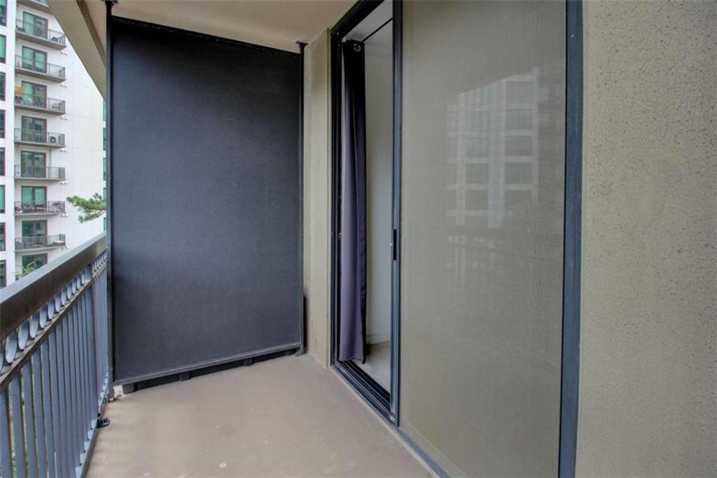 3481 Lakeside Drive Northeast, Unit 902 Atlanta, GA 30326 - Photo 25 of 43 a view of a hallway