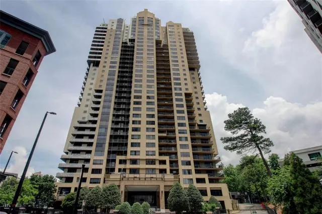 $320,000 | 3481 Lakeside Drive Northeast, Unit 902, Atlanta, GA 30326